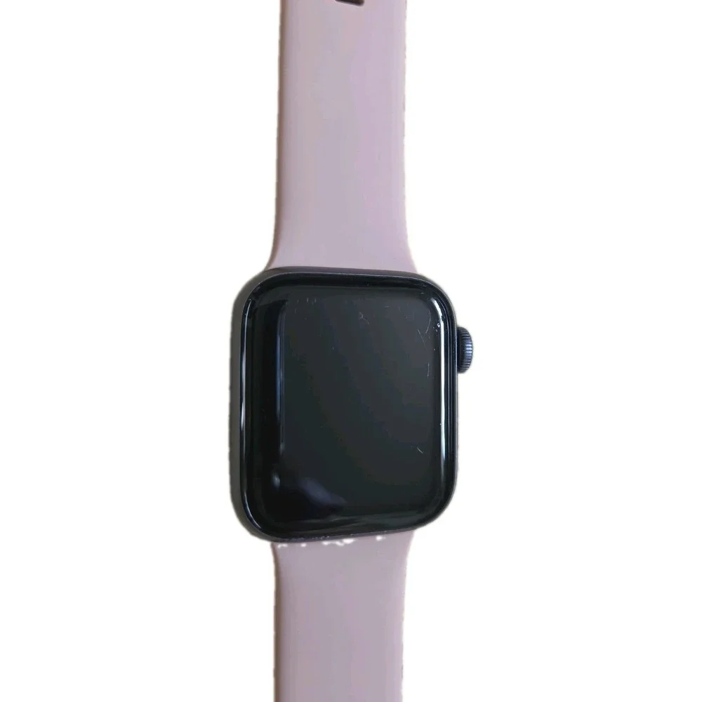 Apple Watch Series 4 Aluminum Case 16GB 40mm GPS Tracker Pink Silicone Band